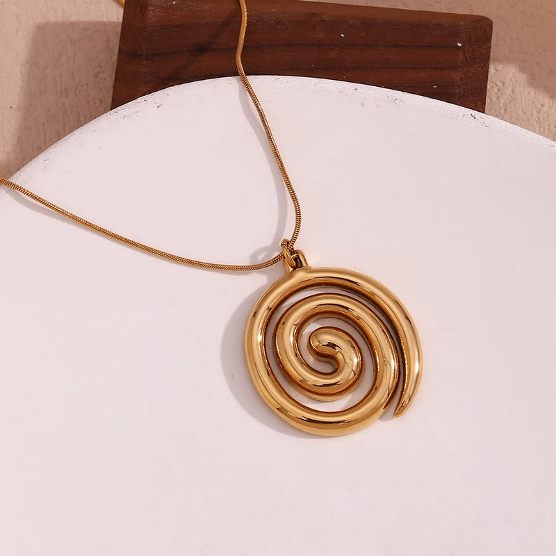 Eternal spiral necklace