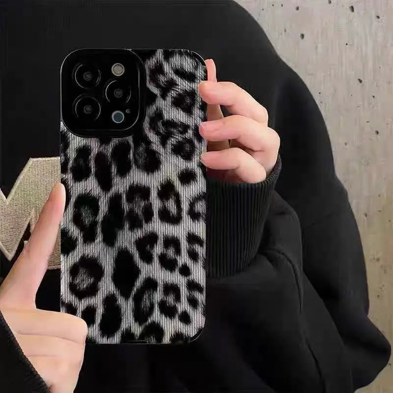 BW Leopard Case